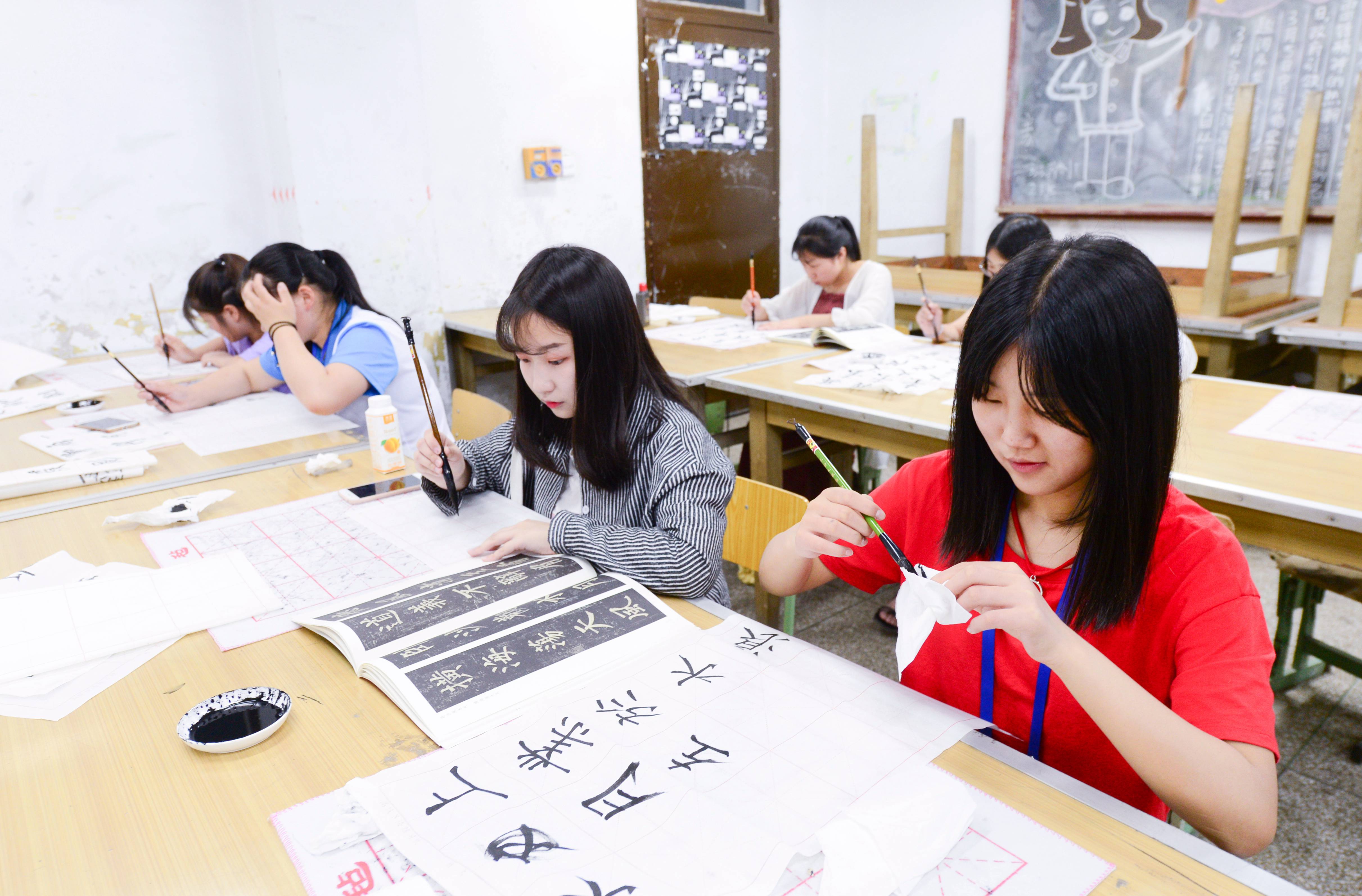 魅力選修課第六期之練書法的孩子們